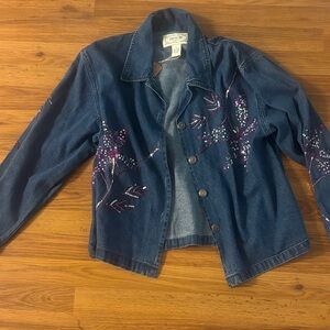 Vintage Women's Denim Jacket with Embroidered Floral Design
